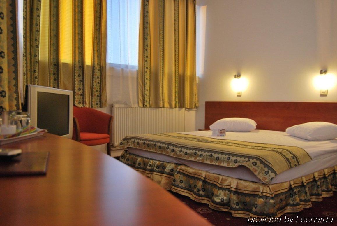Kosher Hotel Lev Or บูคาเรสต์ ห้อง รูปภาพ